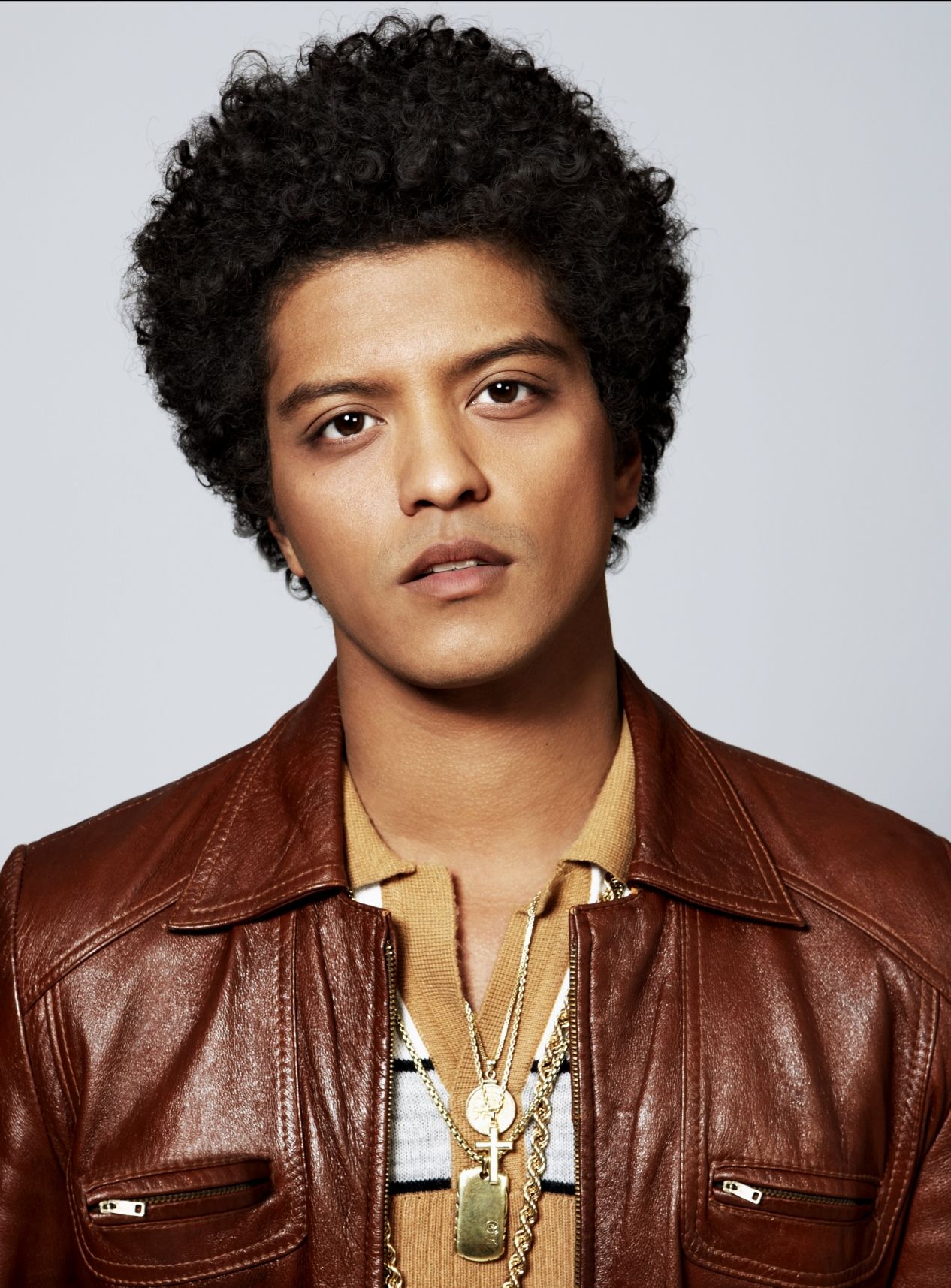 Bruno Mars Hairstyle 2025 Curly, Pompadour Hair